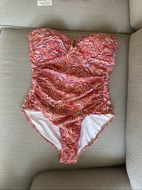 Helen Jon Alegra one pice bating suit size M